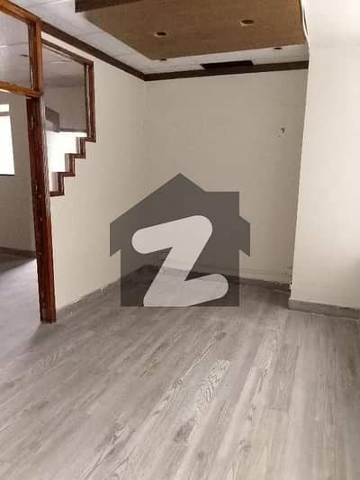 OFFICE IS AVAILABLE ONTHE RENT IN THE COMMERRICAL BUILDING FOR SALE AT SHAHRE E FAISAL