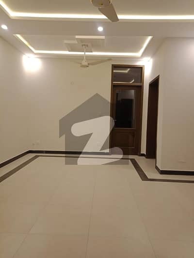 D12 Tile Floor Upper Portion For Rent