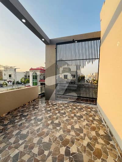 سینٹرل پارک ہاؤسنگ سکیم لاہور میں 2 کمروں کا 5 مرلہ بالائی پورشن 40.0 ہزار میں کرایہ پر دستیاب ہے۔