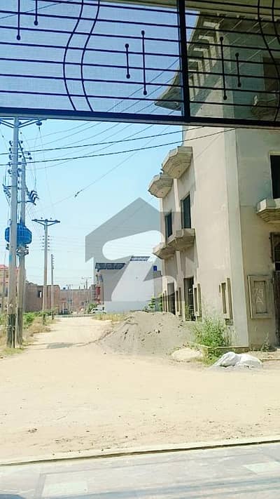 4.17 Marla corner plot available for sale in Shahid town