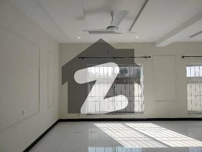 Ideal Location All Facilities Available Near To Mosque Park And Commercial