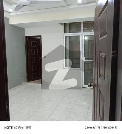 Ideal Location All Facilities Available Near To Mosque Park And Commercial