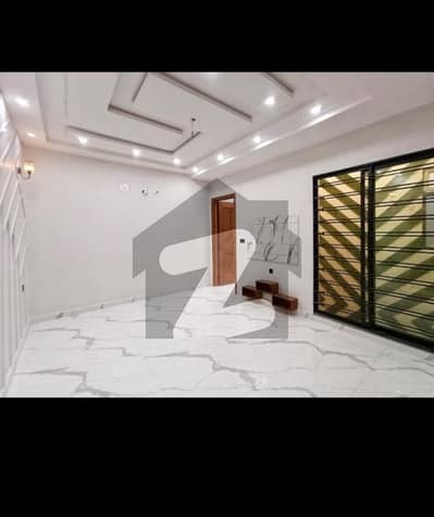 ماڈل سٹی ون کینال روڈ,فیصل آباد میں 5 کمروں کا 7 مرلہ مکان 3.7 کروڑ میں برائے فروخت۔ ماڈل سٹی ون کینال روڈ,فیصل آباد میں 5 کمروں کا 7 مرلہ مکان 3.7 کروڑ میں برائے فروخت۔