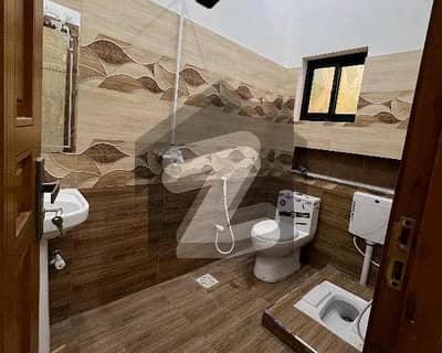 گرین ویلی سمندری روڈ,فیصل آباد میں 5 مرلہ مکان 1.9 کروڑ میں برائے فروخت۔