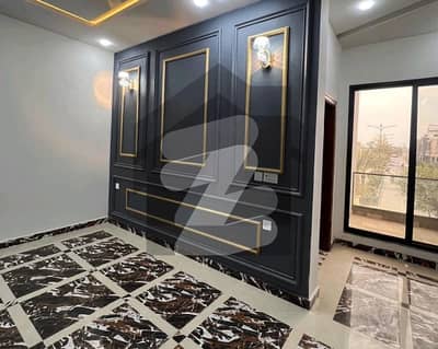 گرین ویلی سمندری روڈ,فیصل آباد میں 5 کمروں کا 5 مرلہ مکان 2.3 کروڑ میں برائے فروخت۔