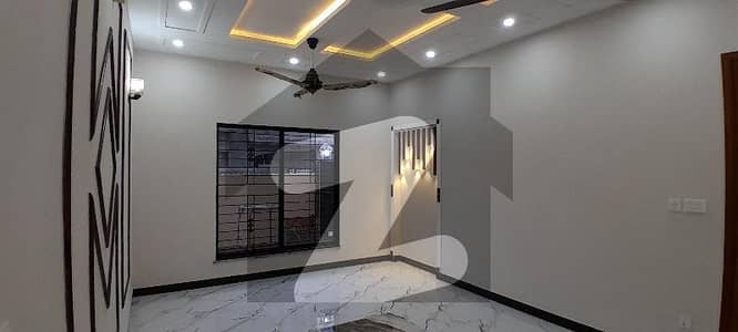 Prime Location Park View City House Sized 5 Marla For sale