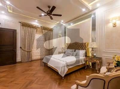 ڈی ایچ اے فیز 8 سابقہ ​​پارک ویو ڈی ایچ اے فیز 8,ڈی ایچ اے ڈیفینس,لاہور میں 6 کمروں کا 2 کنال مکان 7.5 لاکھ میں کرایہ پر دستیاب ہے۔