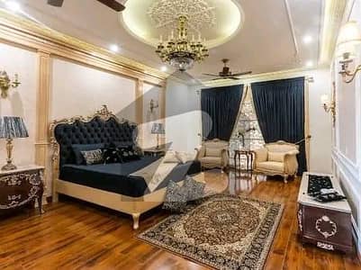 ڈی ایچ اے فیز 8 سابقہ ​​پارک ویو ڈی ایچ اے فیز 8,ڈی ایچ اے ڈیفینس,لاہور میں 6 کمروں کا 2 کنال مکان 7.5 لاکھ میں کرایہ پر دستیاب ہے۔