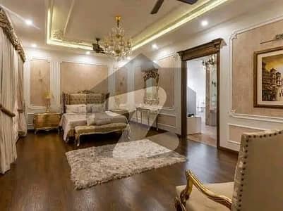 ڈی ایچ اے فیز 8 سابقہ ​​پارک ویو ڈی ایچ اے فیز 8,ڈی ایچ اے ڈیفینس,لاہور میں 6 کمروں کا 2 کنال مکان 7.0 لاکھ میں کرایہ پر دستیاب ہے۔