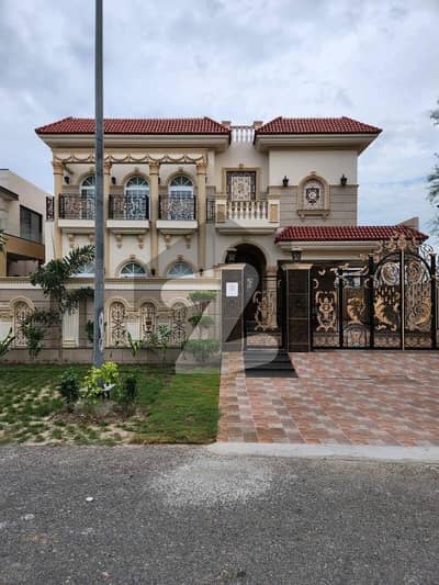 20 MARLA ELEGANT AND FULLY MAINTAINED SUPER HOT LOCATED NEW BUNGALOW WITH SERVANT QUARTER IS AVAILABLE IN THE BEST BLOCK OF DHA PHASE 8 EX AIR AVENUE LAHORE. 20 MARLA ELEGANT AND FULLY MAINTAINED SUPER HOT LOCATED NEW BUNGALOW WITH SERVANT QUARTER IS AVAILABLE IN THE BEST BLOCK OF DHA PHASE 8 EX AIR AVENUE LAHORE.