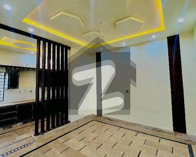 ستیانہ روڈ فیصل آباد میں 4 مرلہ مکان 1.25 کروڑ میں برائے فروخت۔