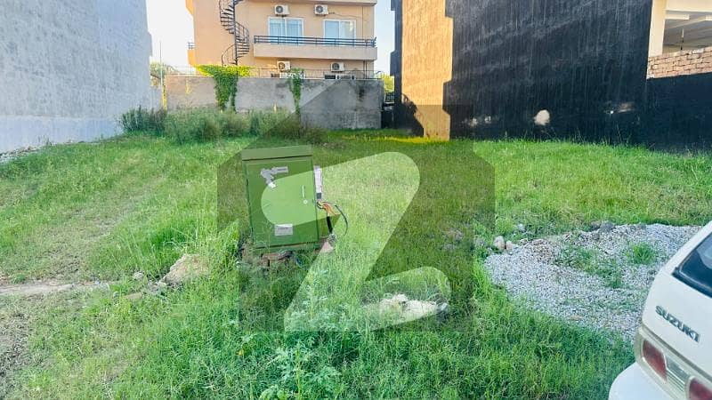 MAIN DOUBLE ROAD CORNER PLOT MAIN DOUBLE ROAD CORNER PLOT