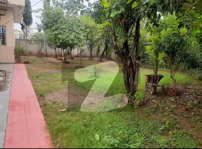 بنی گالہ اسلام آباد میں 4 کمروں کا 1 کنال مکان 95.0 ہزار میں کرایہ پر دستیاب ہے۔