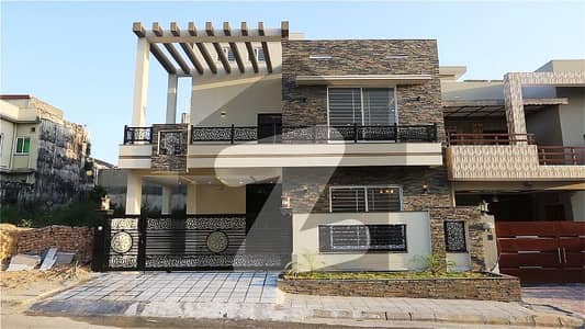 10 Marla Brand New House For Sale