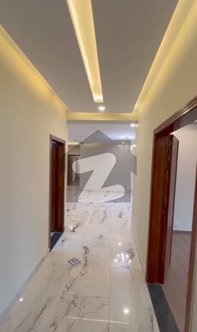 Facing Lak 3 Bed Room Apartments For Sale in Askari 11