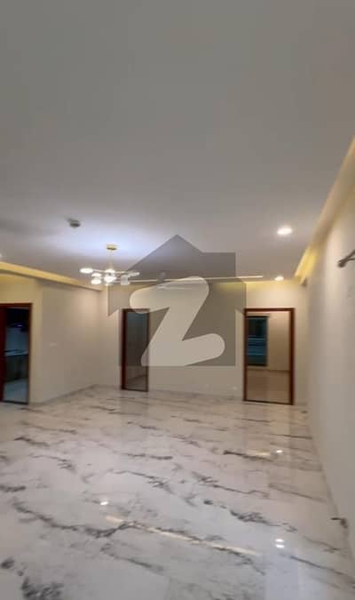 عسکری 11 - سیکٹر ڈی عسکری 11,عسکری,لاہور میں 3 کمروں کا 10 مرلہ فلیٹ 4.1 کروڑ میں برائے فروخت۔