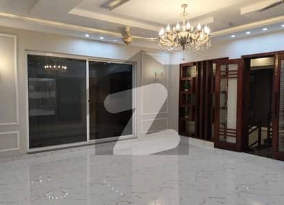 بحریہ ٹاؤن سیکٹر ای بحریہ ٹاؤن,لاہور میں 3 کمروں کا 5 مرلہ مکان 1.8 کروڑ میں برائے فروخت۔