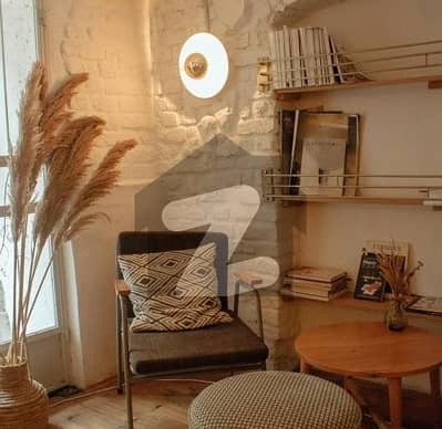 Flat For Grabs In 500 Square Feet Lahore