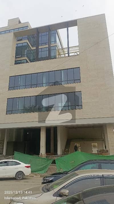 Beautiful Brand New Rooftop For Rent