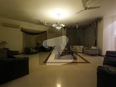 700 Sq Yard Bungalow For Sale
