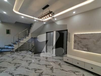 Prime Location 5 Marla House Up For sale In Park View City