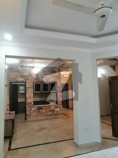 جی ۔ 13 اسلام آباد میں 2 کمروں کا 8 مرلہ زیریں پورشن 85.0 ہزار میں کرایہ پر دستیاب ہے۔