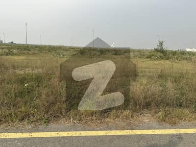 PRIME ONE KANAL CORNER RESIDENTIAL PLOT FOR SALE IN SECTOR T PHASE 7 DHA LAHORE