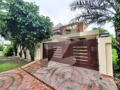 Fresh Renovated One Kanal Well Maintained Bungalow Near J Park Must Once Visit