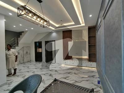 پارک ویو سٹی لاہور میں 5 کمروں کا 10 مرلہ مکان 4.05 کروڑ میں برائے فروخت۔ پارک ویو سٹی لاہور میں 5 کمروں کا 10 مرلہ مکان 4.05 کروڑ میں برائے فروخت۔