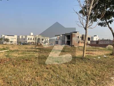 1 KANAL RESIDENTIAL PLOT FOR SALE IN DHA PHASE 8 -W BLOCK.