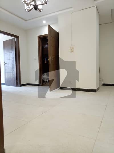 ایم پی سی ایچ ایس ۔ ملٹی گارڈنز بی ۔ 17,اسلام آباد میں 3 کمروں کا 6 مرلہ فلیٹ 50.0 ہزار میں کرایہ پر دستیاب ہے۔