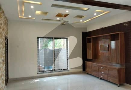 Bahria Town - Sector C House Sized 5 Marla Is Available Bahria Town - Sector C House Sized 5 Marla Is Available