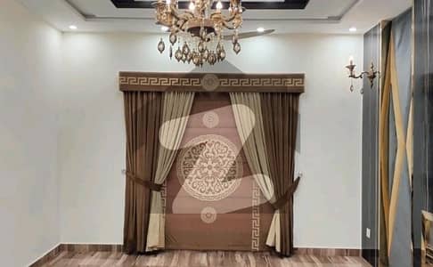 In Bahria Town - Sector C 10 Marla House For rent In Bahria Town - Sector C 10 Marla House For rent