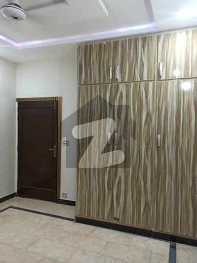 ایچ ۔ 13 اسلام آباد میں 5 کمروں کا 5 مرلہ مکان 2.4 کروڑ میں برائے فروخت۔