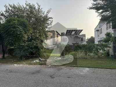 PRIME ONE KANAL RESIDENTIAL PLOT FOR SALE IN SECTOR K PHASE 5 DHA LAHORE