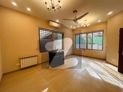 Triple Story 4 Beds Luxury House Available For Rent In F8