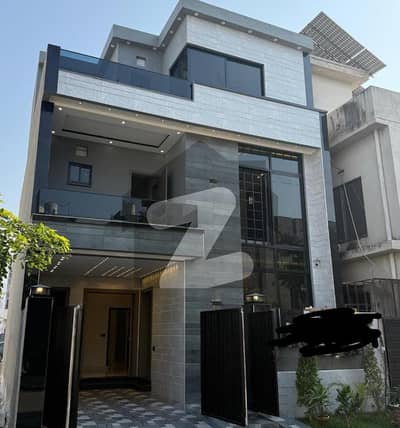 پارک ویو سٹی - ٹیولپ بلاک پارک ویو سٹی,لاہور میں 4 کمروں کا 5 مرلہ مکان 2.1 کروڑ میں برائے فروخت۔