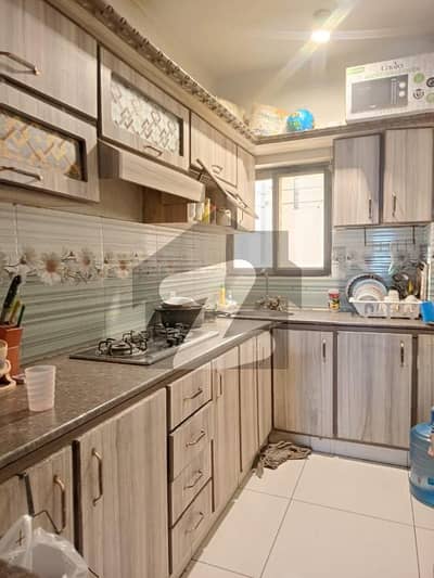 گلستانِِ جوہر ۔ بلاک 3 گلستانِ جوہر,کراچی میں 3 کمروں کا 8 مرلہ فلیٹ 2.2 کروڑ میں برائے فروخت۔