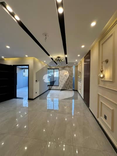 الکبیر ٹاؤن - فیز 2 الکبیر ٹاؤن,رائیونڈ روڈ,لاہور میں 3 کمروں کا 5 مرلہ مکان 1.8 کروڑ میں برائے فروخت۔