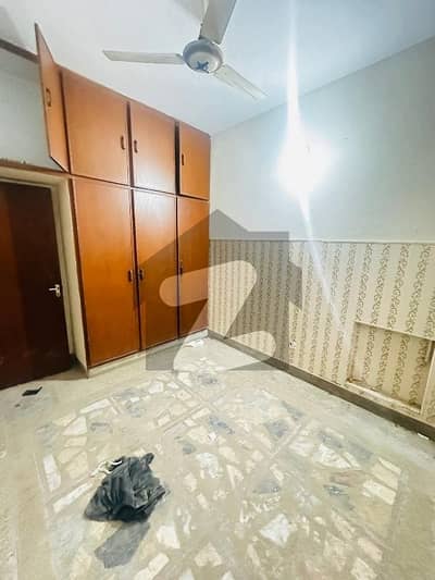 جی ۔ 11 اسلام آباد میں 3 کمروں کا 4 مرلہ مکان 90.0 ہزار میں کرایہ پر دستیاب ہے۔