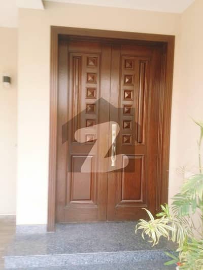 1 KANAL MODERN HOUSE FOR RENT IN DHA PHASE 5