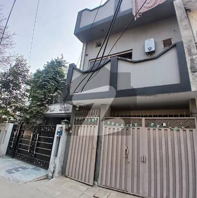 نشتر کالونی لاہور میں 3 کمروں کا 4 مرلہ مکان 1.4 کروڑ میں برائے فروخت۔