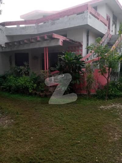 35 marla old house non-furnished for sale Abid majeed Road Lahore Cantt 35 marla old house non-furnished for sale Abid majeed Road Lahore Cantt