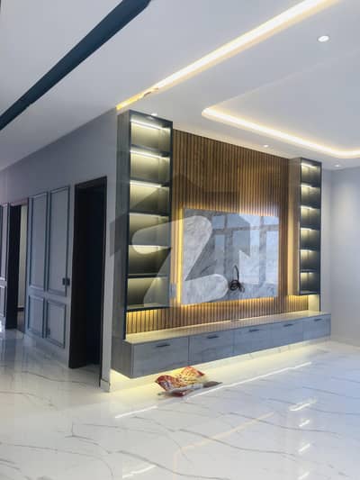 ڈی ایچ اے فیز 8 ڈی ایچ اے ڈیفینس,کراچی میں 3 کمروں کا 1 کنال بالائی پورشن 3.5 لاکھ میں کرایہ پر دستیاب ہے۔