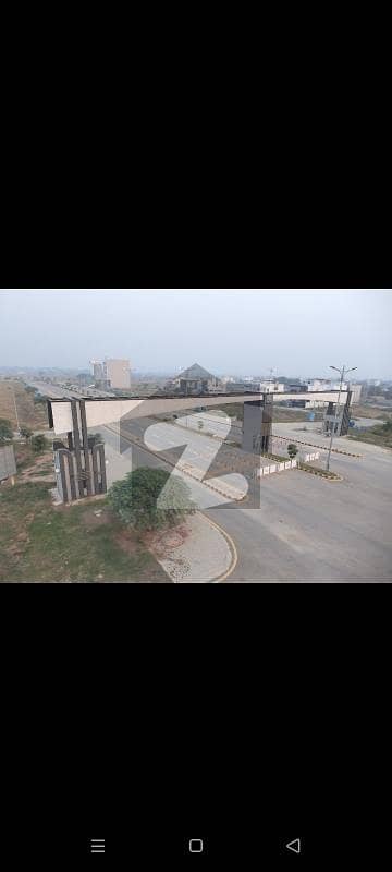 Exclusive 1 Kanal Corner Plot Ideal Location