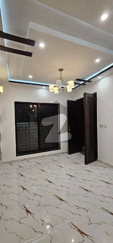 الکبیر ٹاؤن - فیز 2 الکبیر ٹاؤن,رائیونڈ روڈ,لاہور میں 3 کمروں کا 3 مرلہ مکان 1.25 کروڑ میں برائے فروخت۔ الکبیر ٹاؤن - فیز 2 الکبیر ٹاؤن,رائیونڈ روڈ,لاہور میں 3 کمروں کا 3 مرلہ مکان 1.25 کروڑ میں برائے فروخت۔