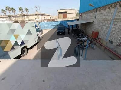 سندھ انڈسٹریل ٹریڈنگ اسٹی - ایس آئی ٹی ای کراچی میں 8 کنال گودام 15.5 لاکھ میں کرایہ پر دستیاب ہے۔