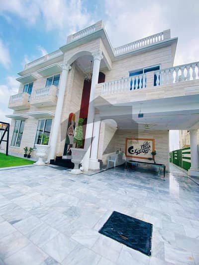 ڈی ایچ اے فیز 7 ڈیفنس (ڈی ایچ اے),لاہور میں 5 کمروں کا 1 کنال مکان 3.0 لاکھ میں کرایہ پر دستیاب ہے۔