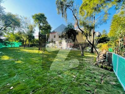 ایف ۔ 7 اسلام آباد میں 5 کمروں کا 1 کنال مکان 8.0 لاکھ میں کرایہ پر دستیاب ہے۔