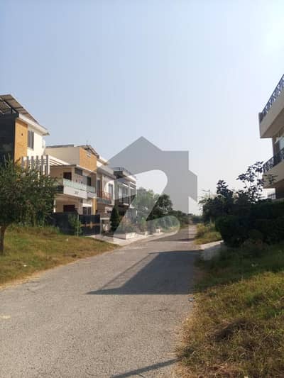 Prime 7 Marla MDR-Access Plot for Sale Multi Gardens B-17, Block E, Islamabad